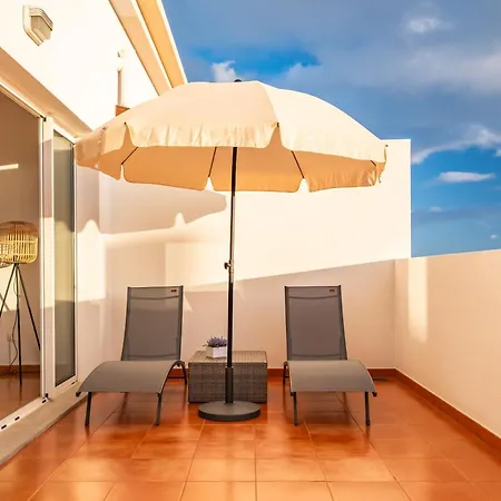 Modern Suburban Haven Διαμέρισμα Caniço