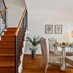 דירה Modern Suburban Haven קאניקו