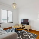 Modern Suburban Haven דירה קאניקו