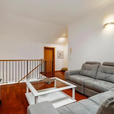 Apartamento Modern Suburban Haven *