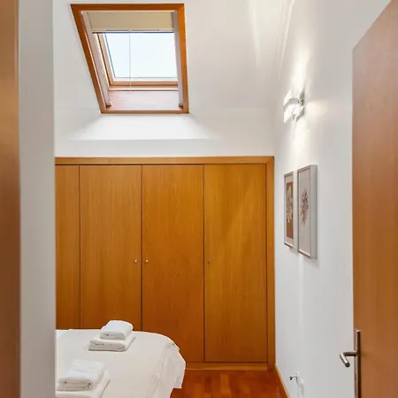 Апартаменты Modern Suburban Haven *