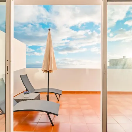 Apartment Modern Suburban Haven Canico (Madeira)