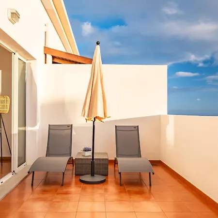 Modern Suburban Haven Caniço