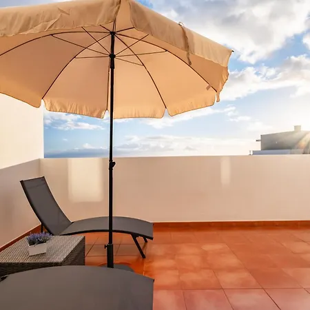 Modern Suburban Haven * Canico (Madeira)