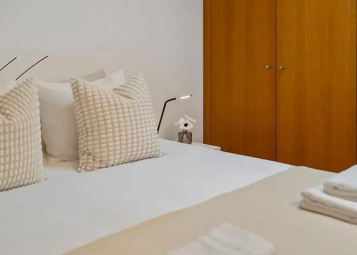 Modern Suburban Haven Apartamento *