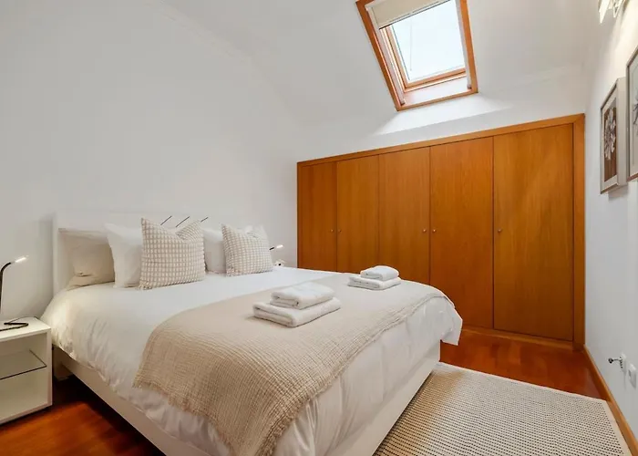 Modern Suburban Haven Apartament *