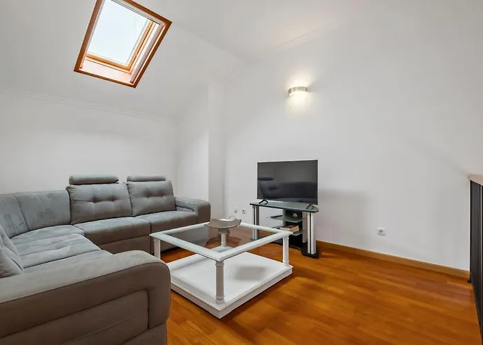 Modern Suburban Haven Apartamento *